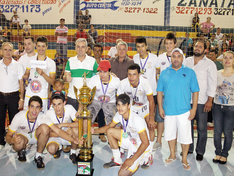Vereadores prestigiam final de Campeonato em Nipoã
