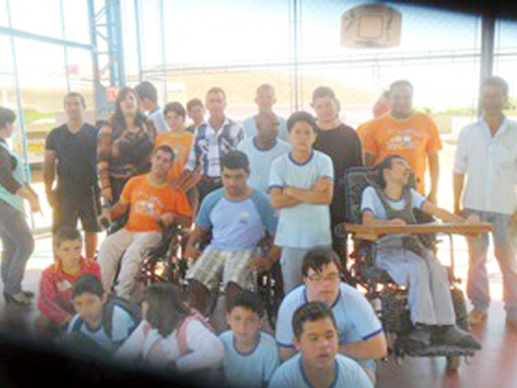 Vereadores de Nipoã visitam APAE