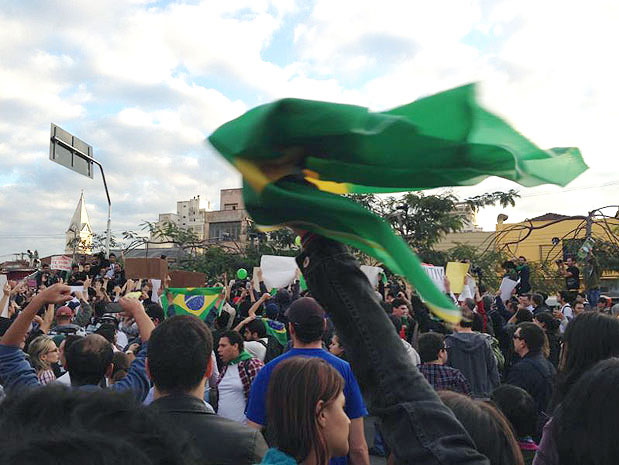 Presidente da Câmara fala a respeito de manifestações