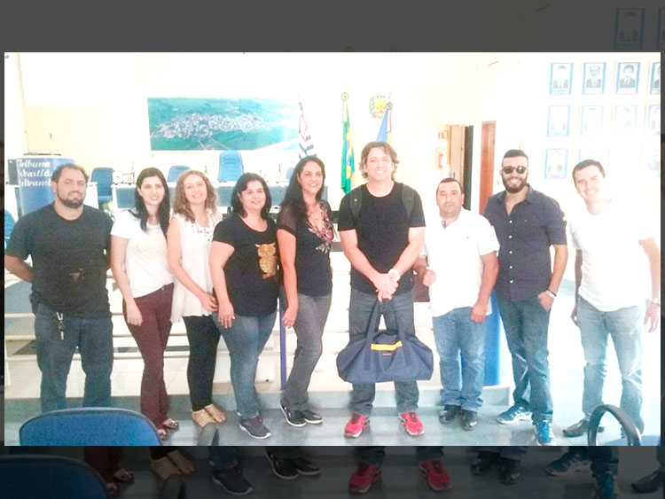Alunos de Nipoã participam de palestra na Câmara