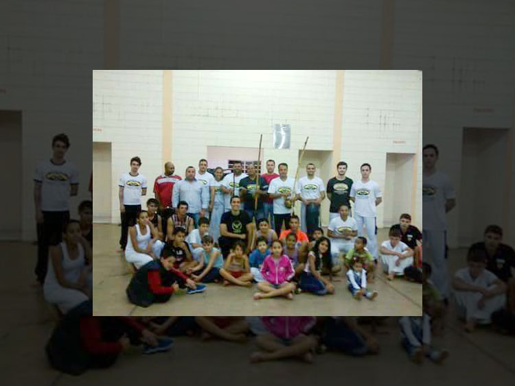 Vereadores prestigiam apresentação de capoeira